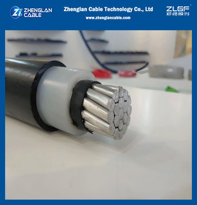 Kabel Terisolasi Overhead 15kV 25KV 35KV 3Layer AAC Konduktor XLPE Isolasi HDPE Jaket Luar Kawat Pohon